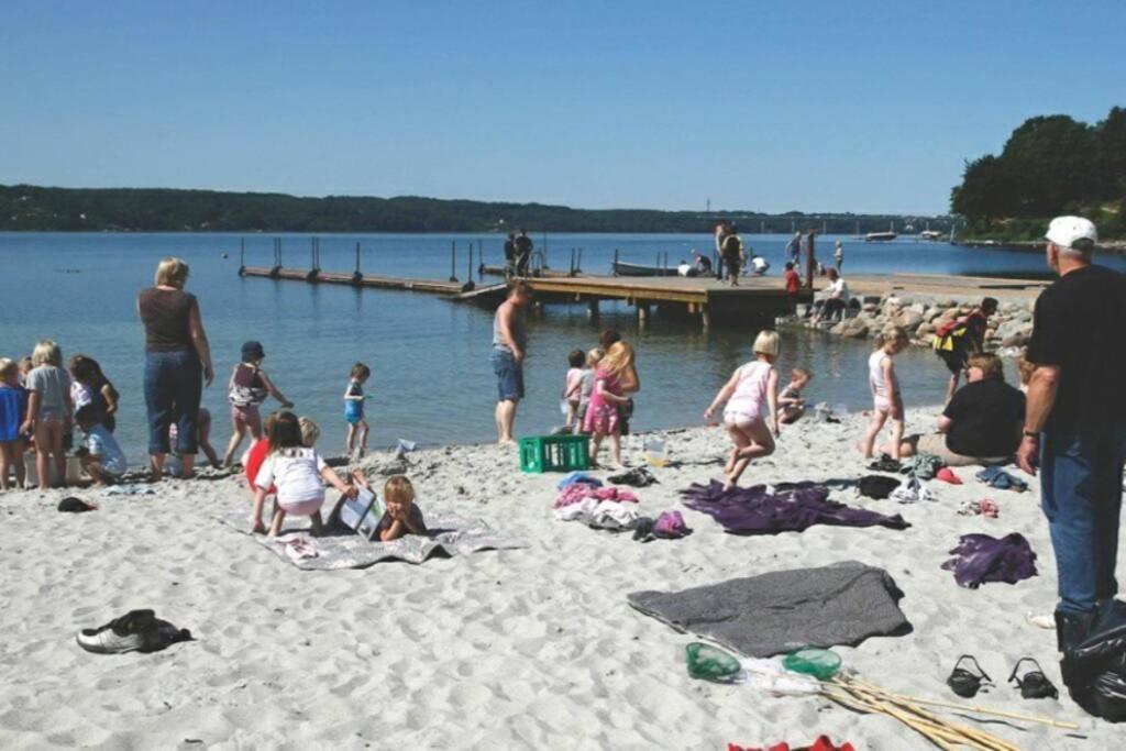 Helt Hus Naer Vejle Fjord Og Indkobs Center Villa Exterior foto